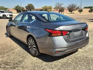 Nissan Altima 2025 2.5 SV 4dr Sedán
