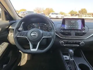 Nissan Altima 2025 2.5 SV 4dr Sedán