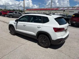 Volkswagen Taos 2023 S 4dr SUV