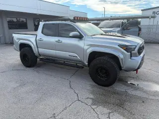 Toyota Tacoma 2024 4x2 SR5 4dr Double Cab 5.0 ft SB