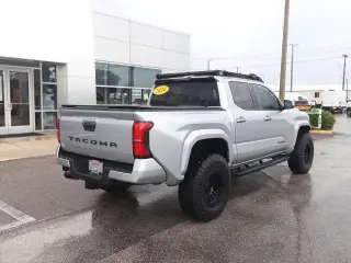 Toyota Tacoma 2024 4x2 SR5 4dr Double Cab 5.0 ft SB