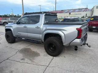 Toyota Tacoma 2024 4x2 SR5 4dr Double Cab 5.0 ft SB