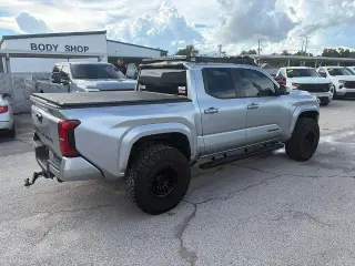 Toyota Tacoma 2024 4x2 SR5 4dr Double Cab 5.0 ft SB
