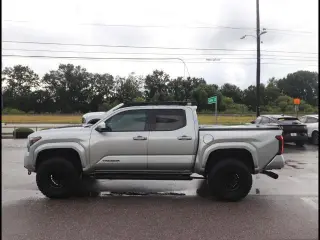 Toyota Tacoma 2024 4x2 SR5 4dr Double Cab 5.0 ft SB