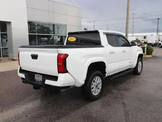 Toyota Tacoma 2025 4x2 SR5 4dr Cab doble 6.1 ft LB