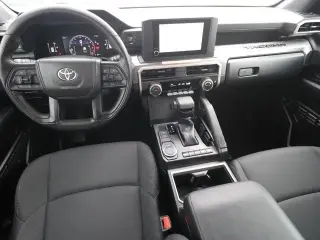 Toyota Tacoma 2025 4x2 SR5 4dr Cab doble 6.1 ft LB