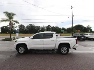 Toyota Tacoma 2025 4x2 SR5 4dr Cab doble 6.1 ft LB