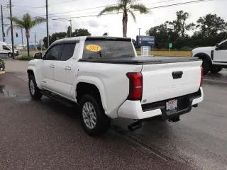 Toyota Tacoma 2025 4x2 SR5 4dr Cab doble 6.1 ft LB