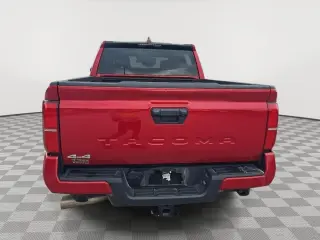 Toyota Tacoma 2025 4x4 SR5 4p Doble Cabina Cuadrada 6.1 pies LB