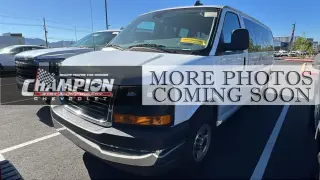 GMC Savana 2025 LT 3500 3p Extended Passenger Van
