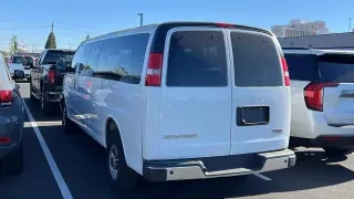 GMC Savana 2025 LT 3500 3p Extended Passenger Van