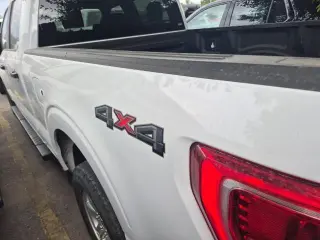 Ford F-150 2022 4x4 XLT 4p SuperCrew 5.5 ft. CB