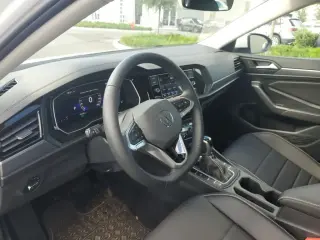 Volkswagen Jetta 2024 SE 4dr Sedán
