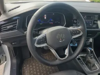 Volkswagen Jetta 2024 SE 4dr Sedán