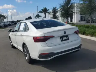 Volkswagen Jetta 2024 SE 4dr Sedán