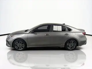 Kia Forte 2023 GT-Line sedán de 4 puertas