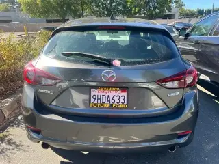 Mazda Mazda3 2018 Touring 4 puertas Hatchback 6M