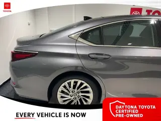 Sedán Lexus ES 350 Ultra Luxury de 4 puertas y 2020