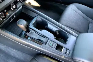 Sedán de 4 puertas Honda Accord 2025 LX