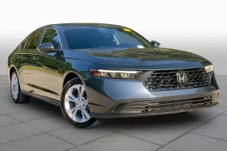 Sedán de 4 puertas Honda Accord 2025 LX