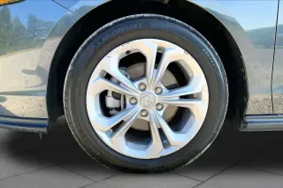 Sedán de 4 puertas Honda Accord 2025 LX