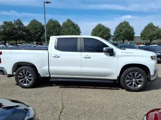 Chevrolet Silverado 1500 2021 4x4 LT Cabina Doble de 4 puertas SB de 5.8 pies con 1LT