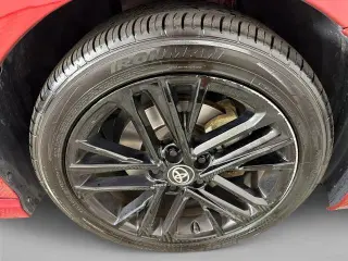 Toyota Camry 2025 SE Sedán 4 puertas