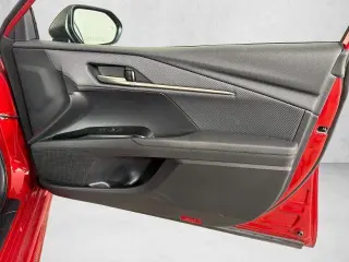 Toyota Camry 2025 SE Sedán 4 puertas