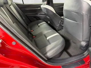 Toyota Camry 2025 SE Sedán 4 puertas