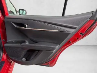 Toyota Camry 2025 SE Sedán 4 puertas