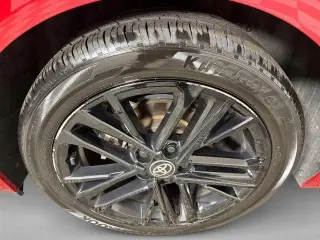 Toyota Camry 2025 SE Sedán 4 puertas