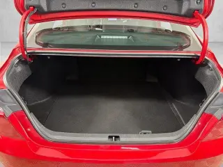 Toyota Camry 2025 SE Sedán 4 puertas