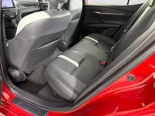 Toyota Camry 2025 SE Sedán 4 puertas