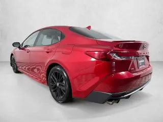 Toyota Camry 2025 SE Sedán 4 puertas