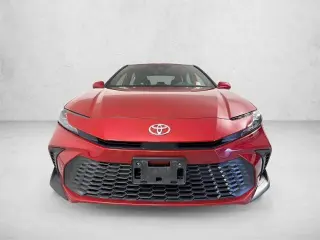 Toyota Camry 2025 SE Sedán 4 puertas