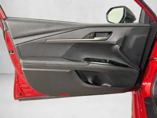 Toyota Camry 2025 SE Sedán 4 puertas
