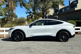 Ford Mustang Mach-E 2023 Tracción en todas las ruedas California Route 1 4p SUV