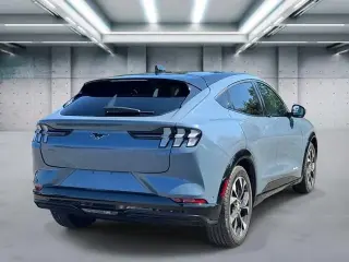 Ford Mustang Mach-E 2023 SUV de 4 puertas Premium con tracción en las cuatro ruedas (AWD)