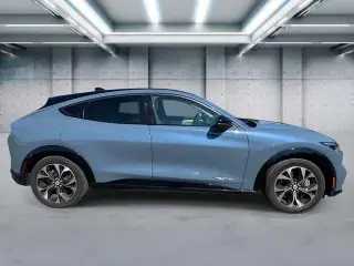 Ford Mustang Mach-E 2023 SUV de 4 puertas Premium con tracción en las cuatro ruedas (AWD)