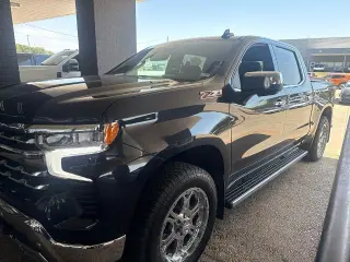 Chevrolet Silverado 1500 2023 4x4 LTZ 4p Cab de Tripulación 5.8 ft. CB