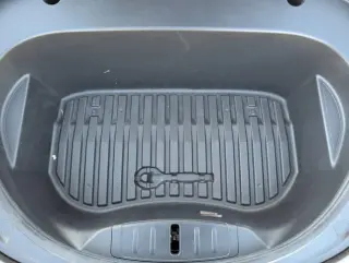 Tesla Model 3 2023 Sedán 4p.