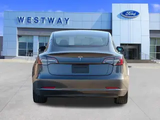 Tesla Model 3 2023 Sedán 4p.