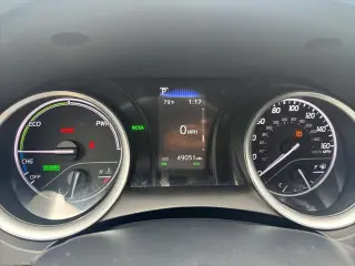 Toyota Camry Hybrid 2023 LE 4p Sedano
