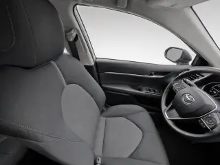 Toyota Camry Hybrid 2023 LE 4p Sedano