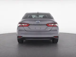 Toyota Camry Hybrid 2023 LE 4p Sedano