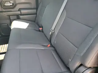 Chevrolet Silverado 1500 2023 4x2 Custom 4p Cabina Tripulada 5.8 ft. CB