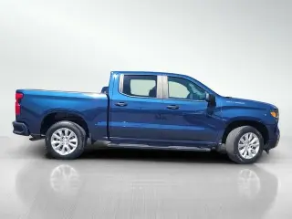 Chevrolet Silverado 1500 2023 4x2 Custom 4p Cabina Tripulada 5.8 ft. CB