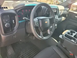 Chevrolet Silverado 1500 2023 4x2 Custom 4p Cabina Tripulada 5.8 ft. CB
