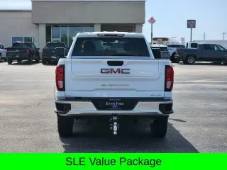 GMC Sierra 2500HD 2022 4x4 SLE 4dr Cabina Doble