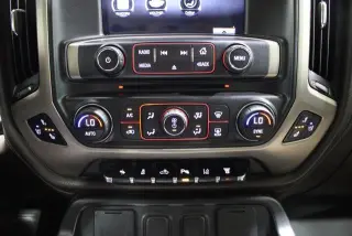 GMC Sierra 2500HD 2015 4x4 Denali 4dr Crew Cab SB